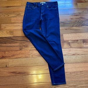 GAP TRUE SKINNY JEANS